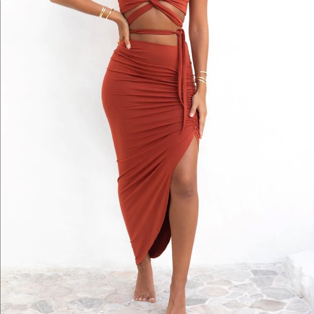 Royal Codes Isis skirt in Carnelian, size large but would fit medium to XL.